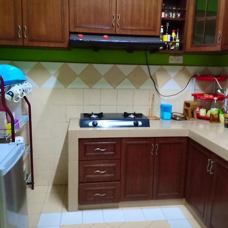 Muslim Dinaim Homestay Танджунґ-Малім Екстер'єр фото