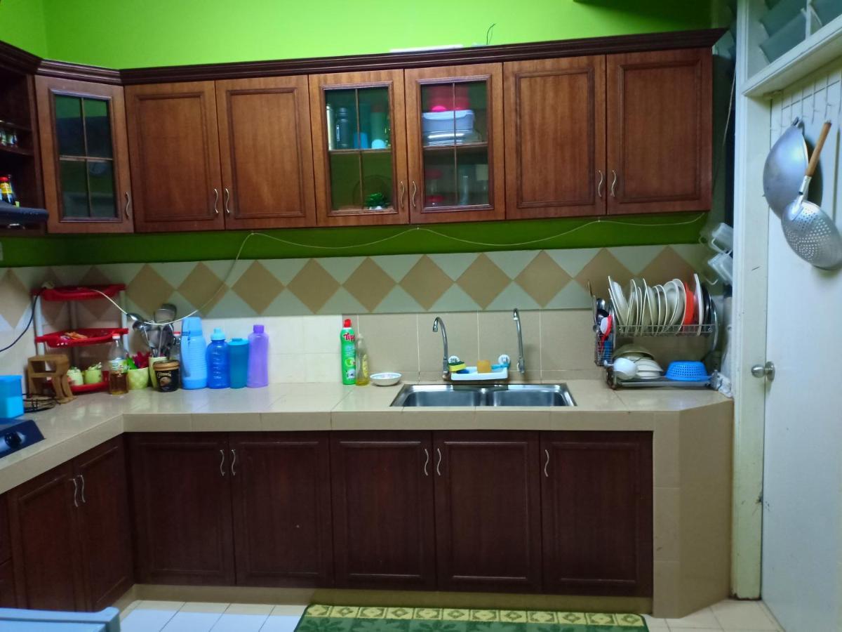 Muslim Dinaim Homestay Танджунґ-Малім Екстер'єр фото