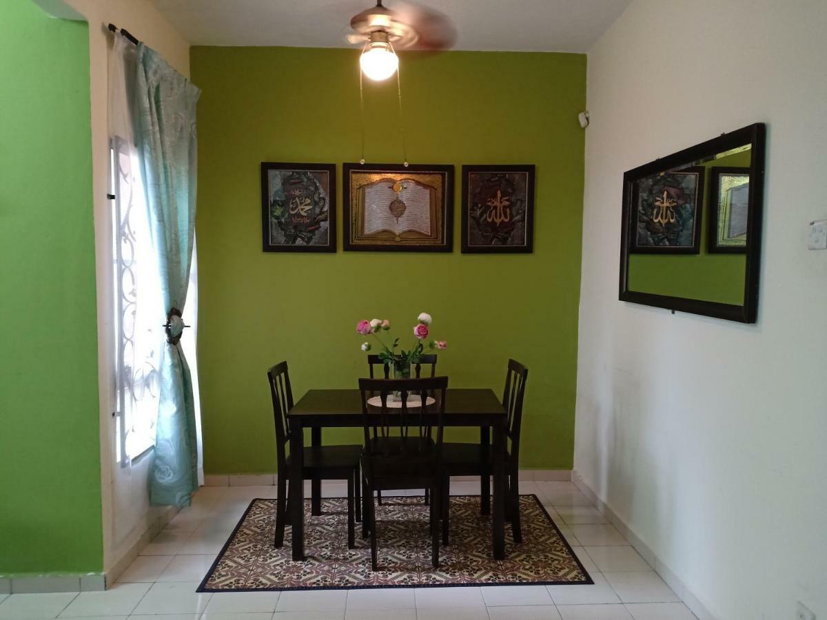 Muslim Dinaim Homestay Танджунґ-Малім Екстер'єр фото