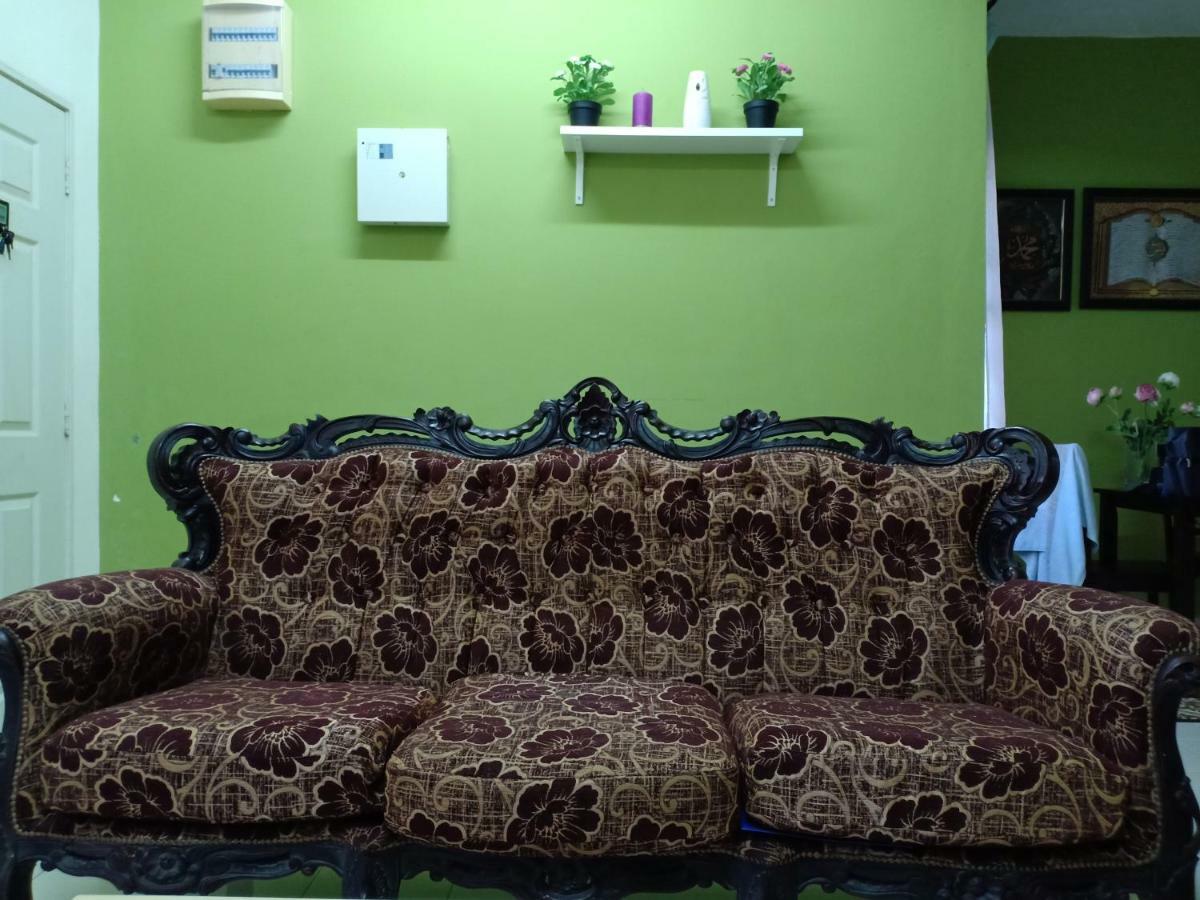 Muslim Dinaim Homestay Танджунґ-Малім Екстер'єр фото