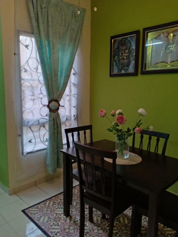 Muslim Dinaim Homestay Танджунґ-Малім Екстер'єр фото